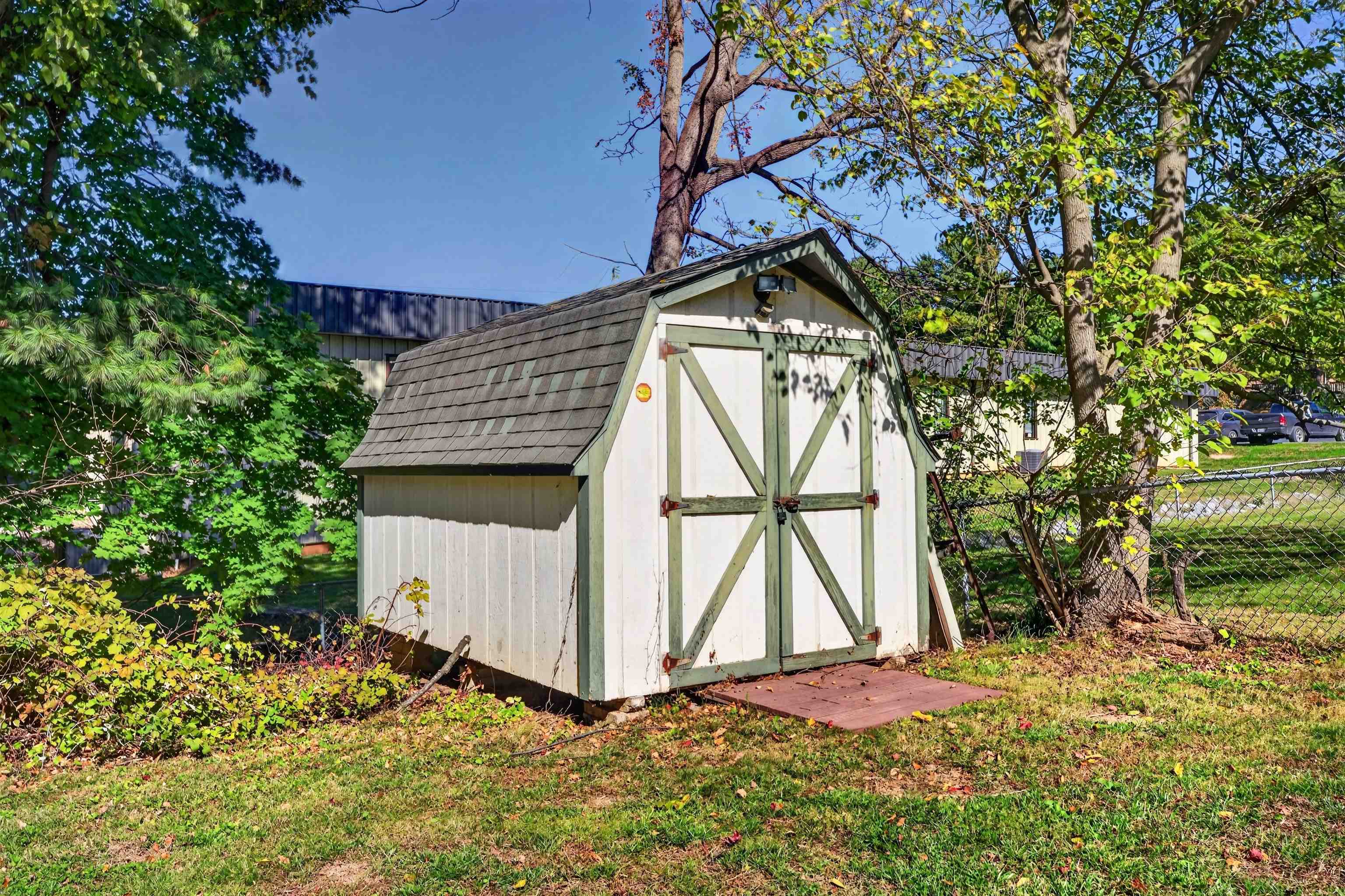 1199 Portland Dr photo 38