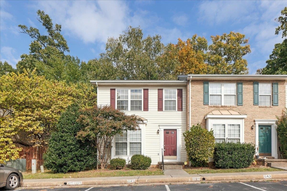 645 Stonewall Dr photo 2