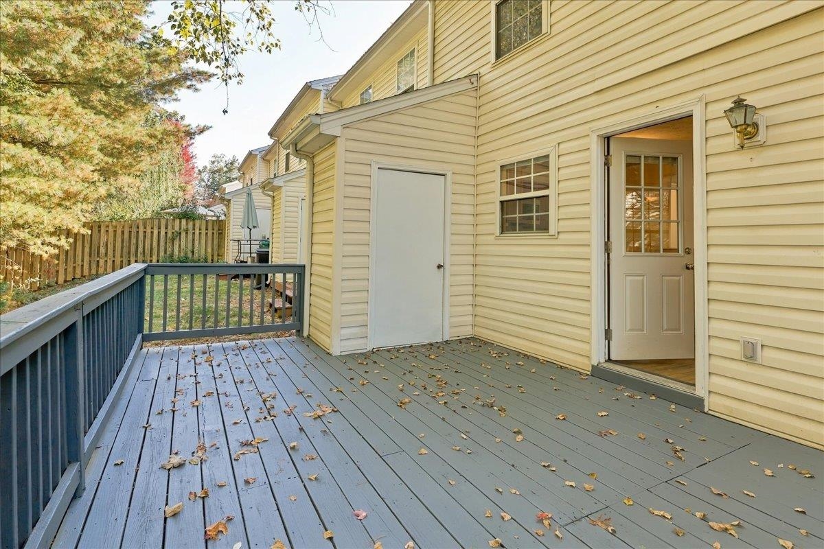645 Stonewall Dr photo 22