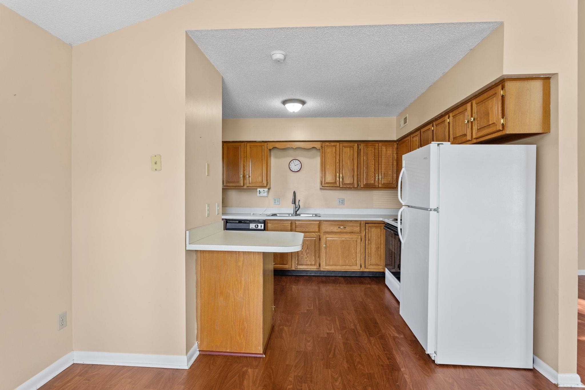 1175 Rosedale Dr photo 6