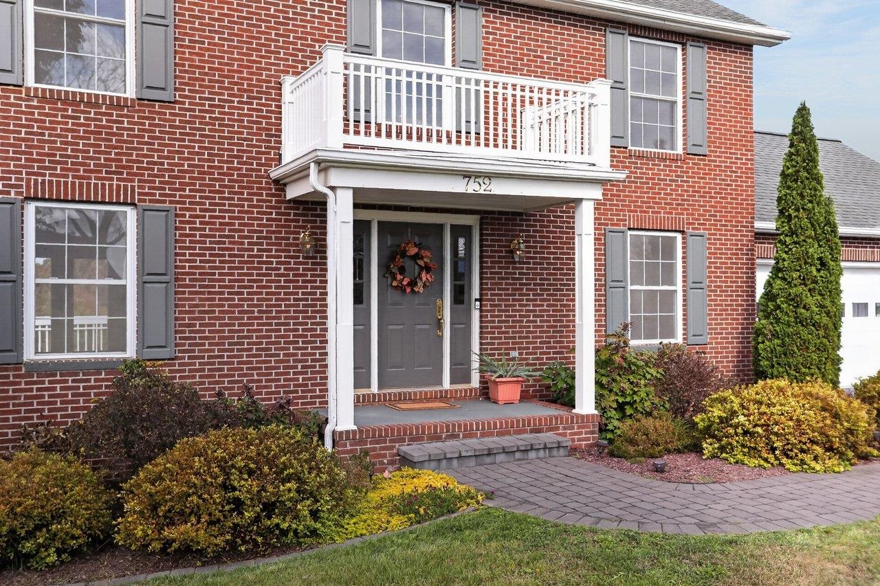 752 Boyers Rd photo 4