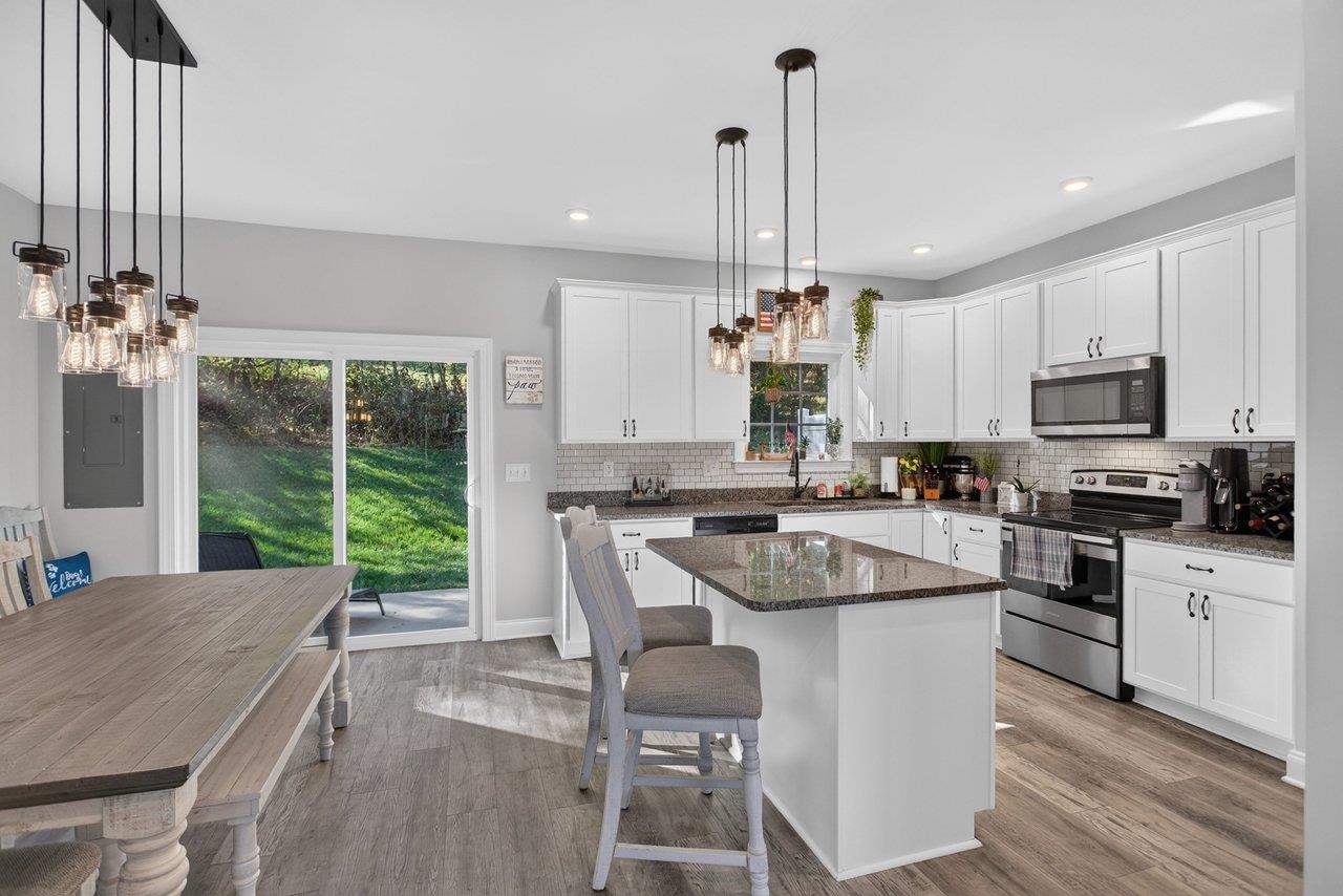 1080 Bluemoon Dr photo 12