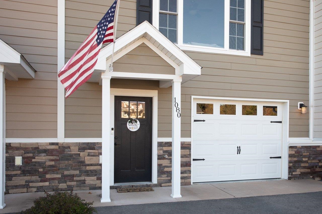 1080 Bluemoon Dr photo 2