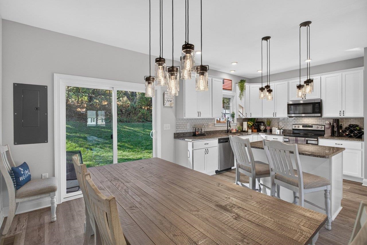 1080 Bluemoon Dr photo 20
