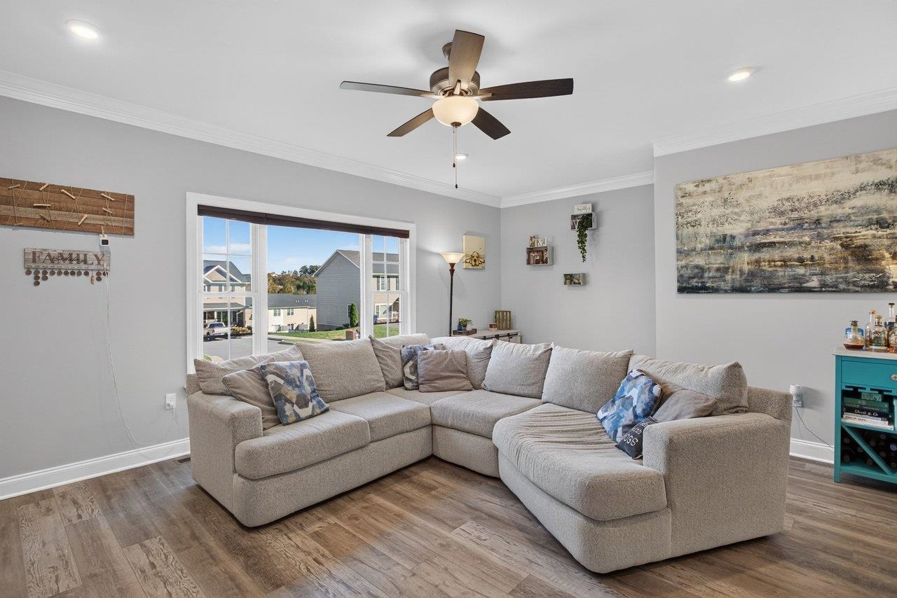 1080 Bluemoon Dr photo 25