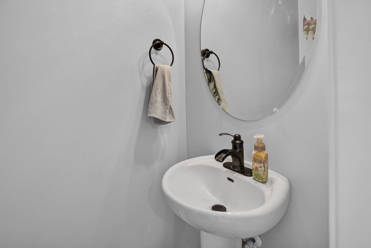 1080 Bluemoon Dr photo 26