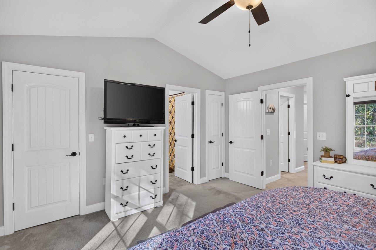 1080 Bluemoon Dr photo 41