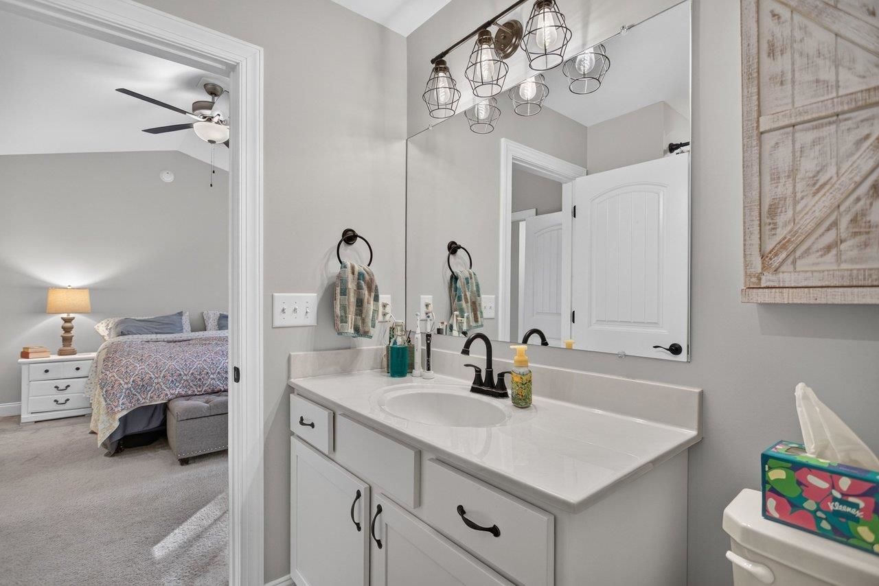 1080 Bluemoon Dr photo 45