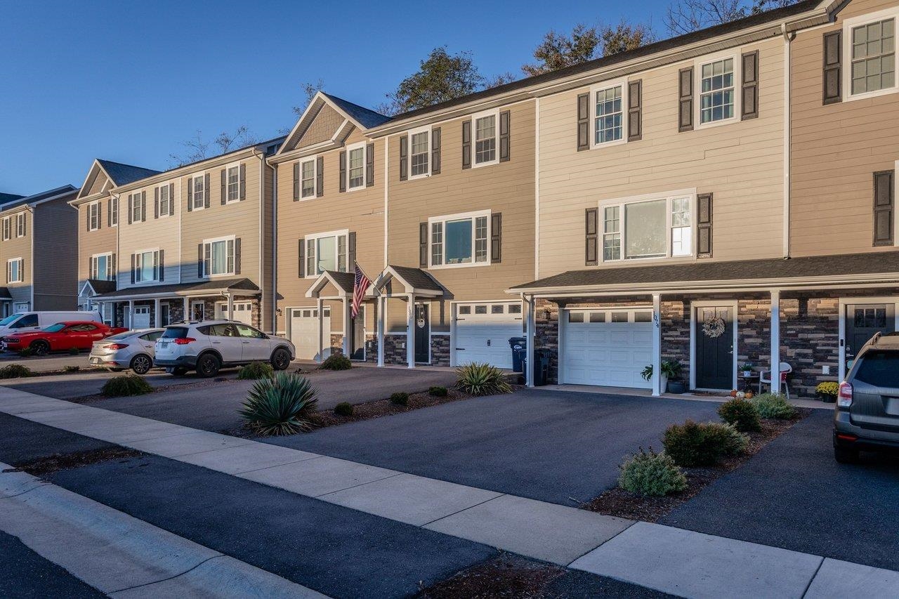 1080 Bluemoon Dr photo 5