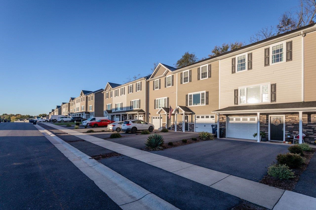1080 Bluemoon Dr photo 6