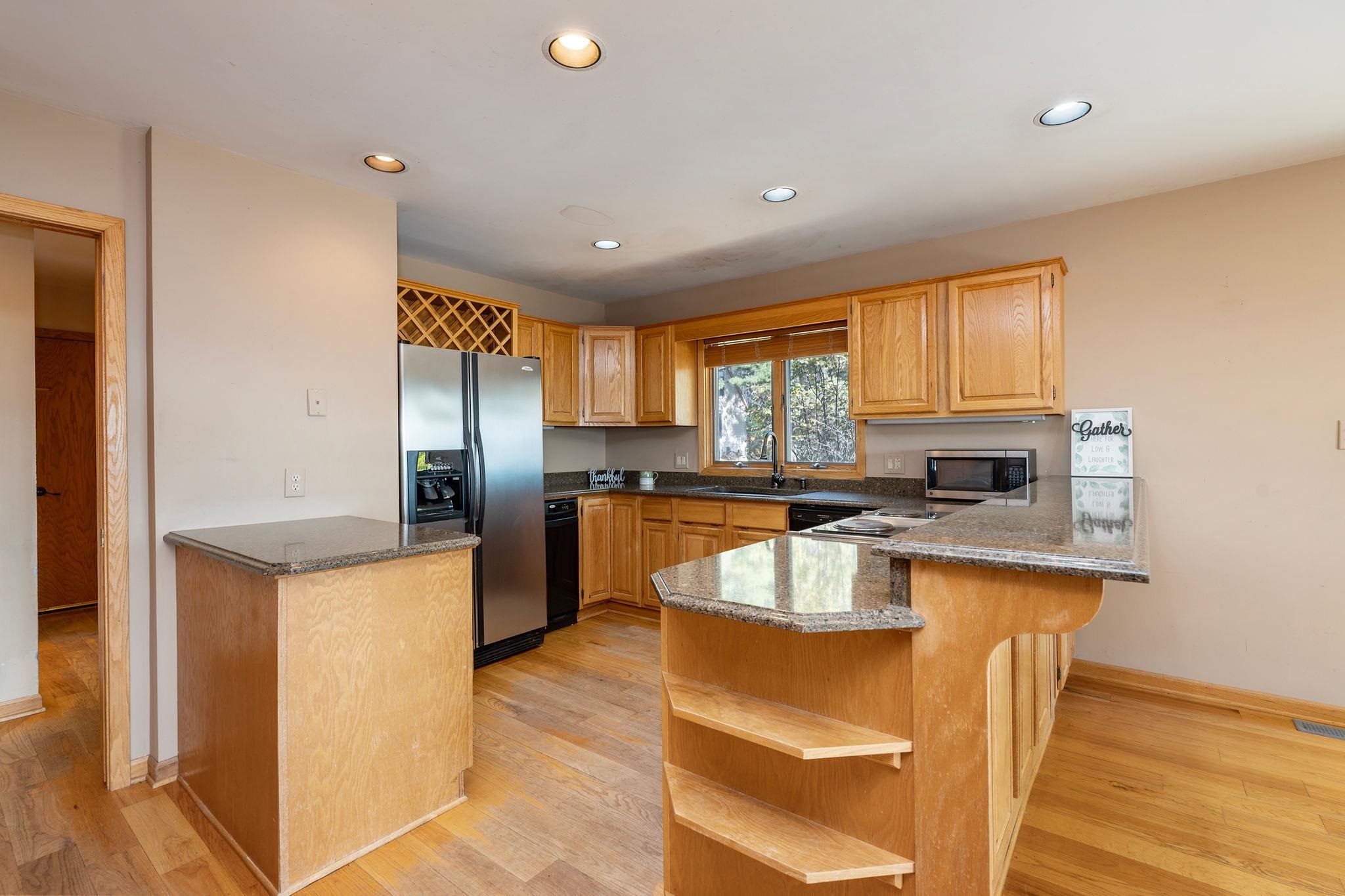 4645 Pleasant Valley Rd photo 12