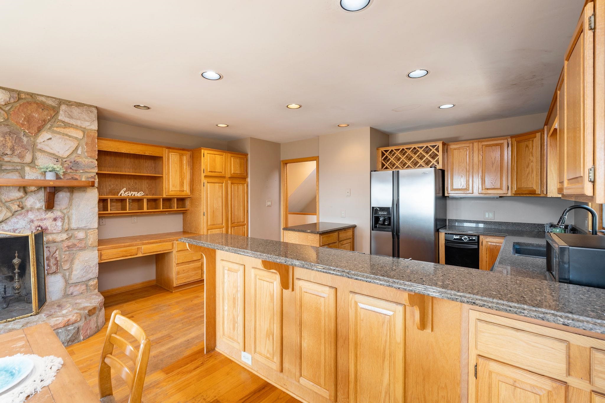 4645 Pleasant Valley Rd photo 13