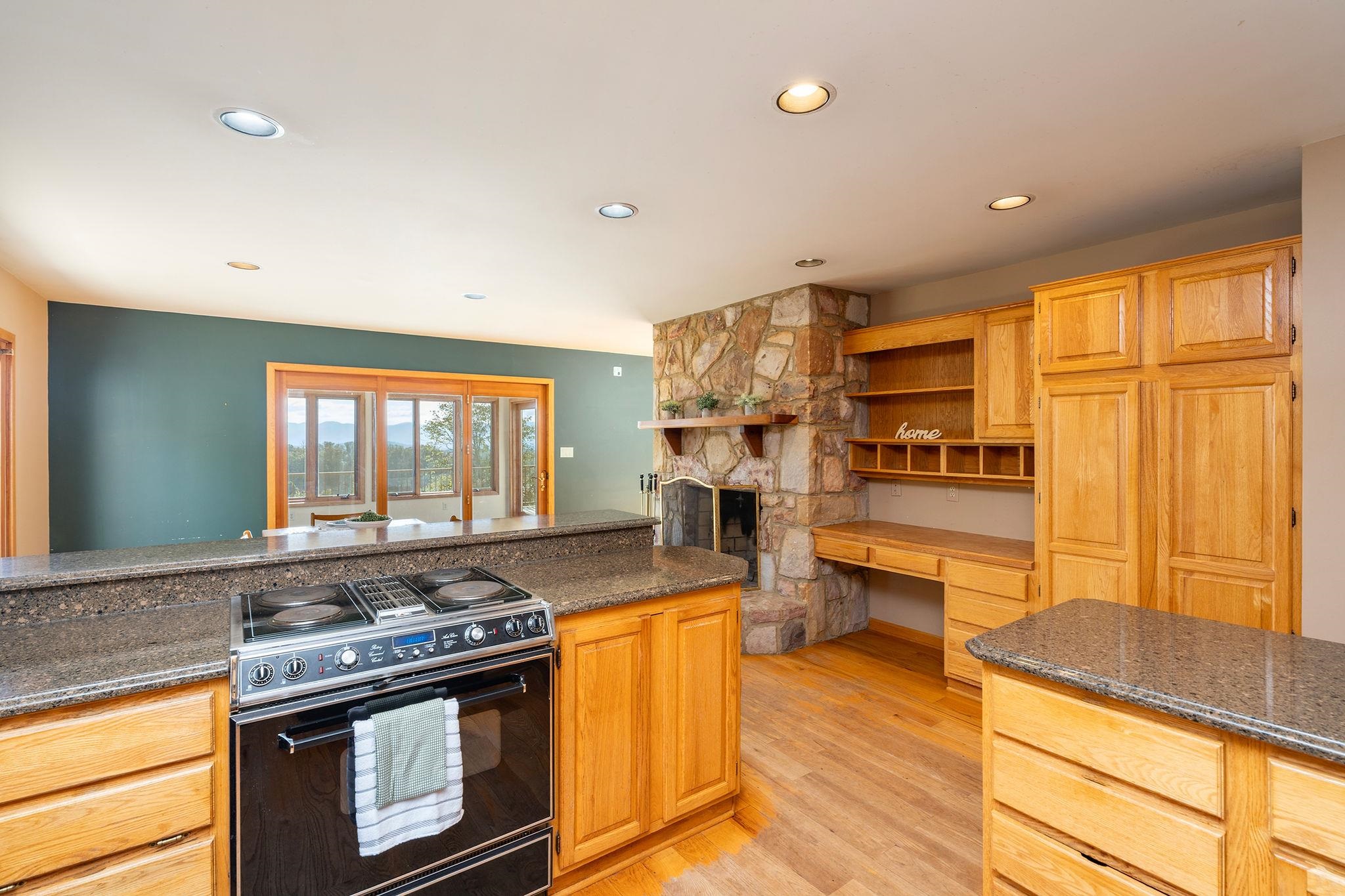 4645 Pleasant Valley Rd photo 14