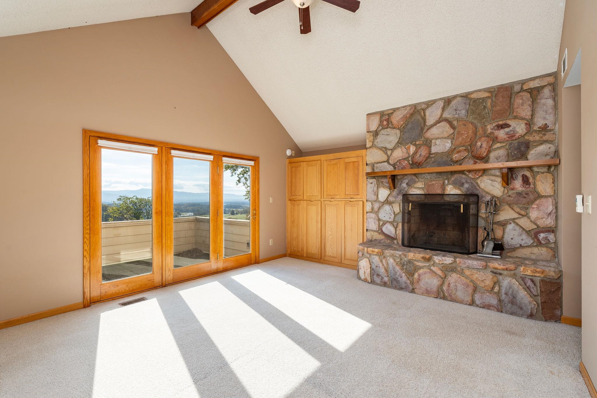 4645 Pleasant Valley Rd photo 22