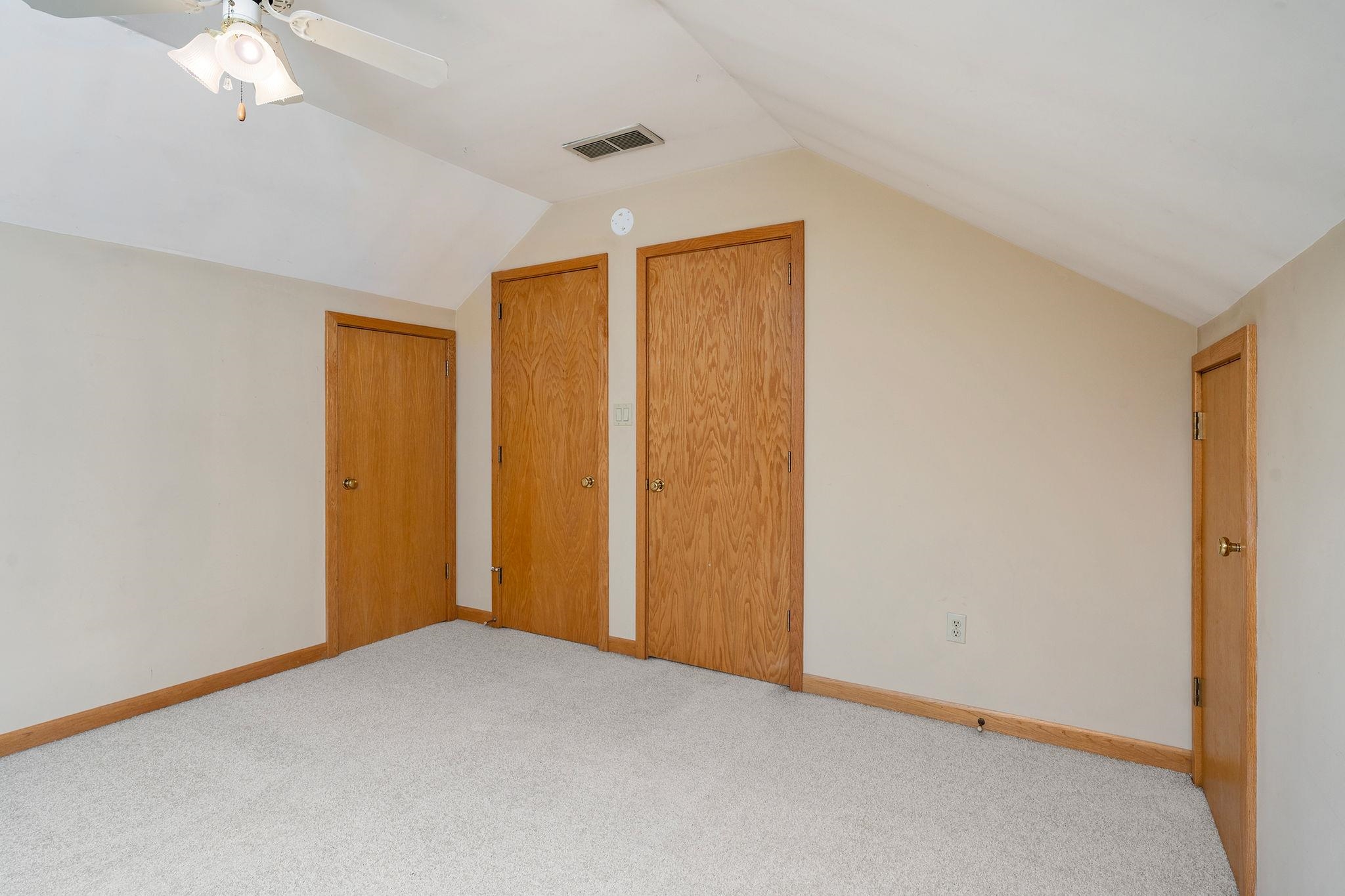 4645 Pleasant Valley Rd photo 29