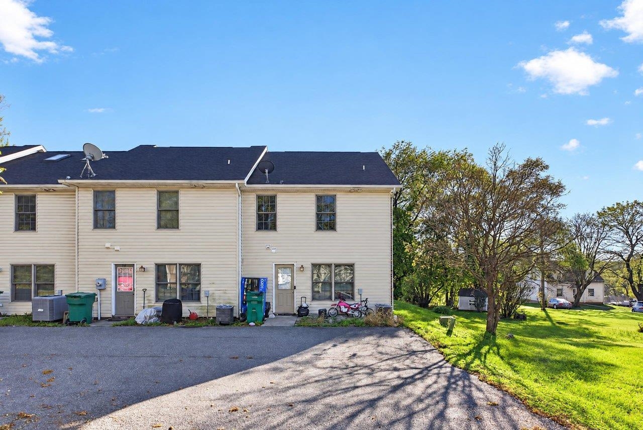 139 Jackson St photo 3