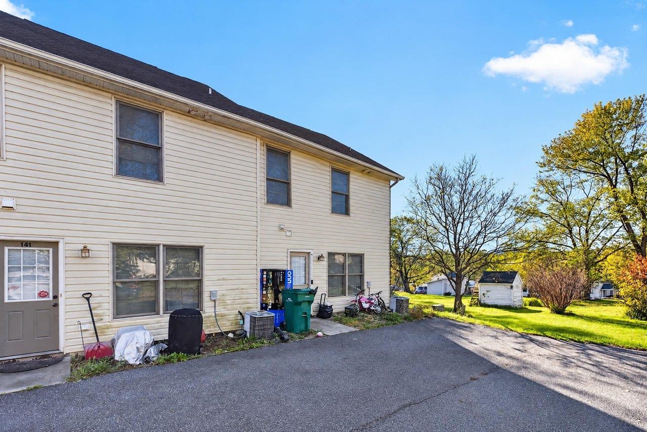 139 Jackson St photo 4