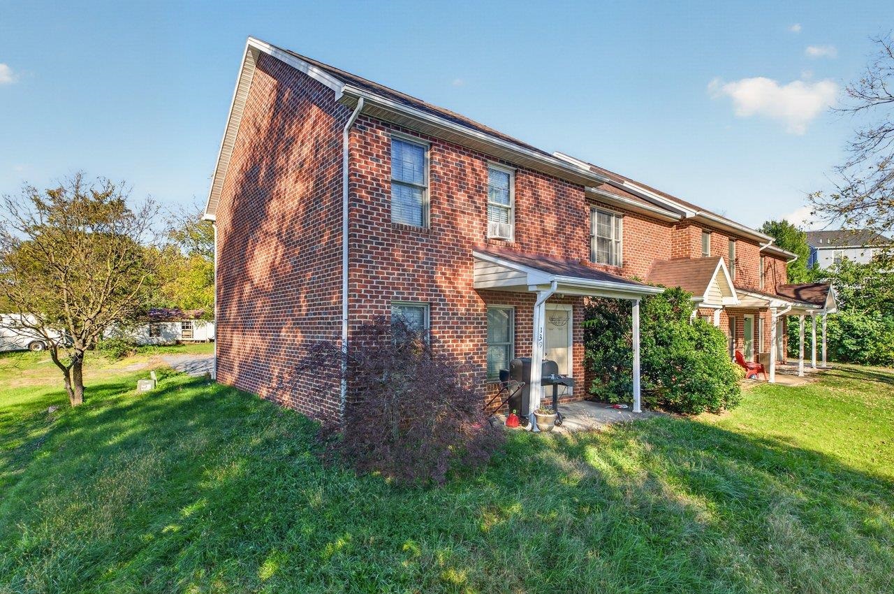 139 Jackson St photo 6
