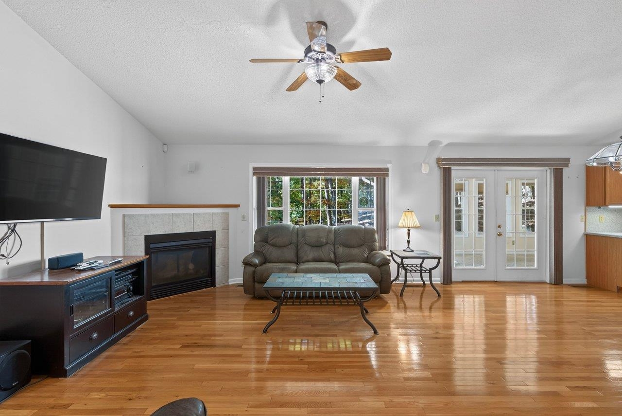 149 Pleasant Ln photo 10