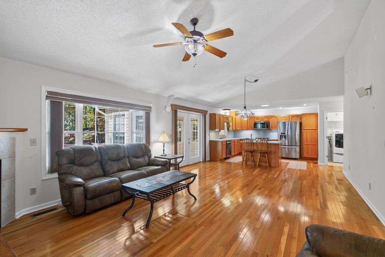 149 Pleasant Ln photo 13