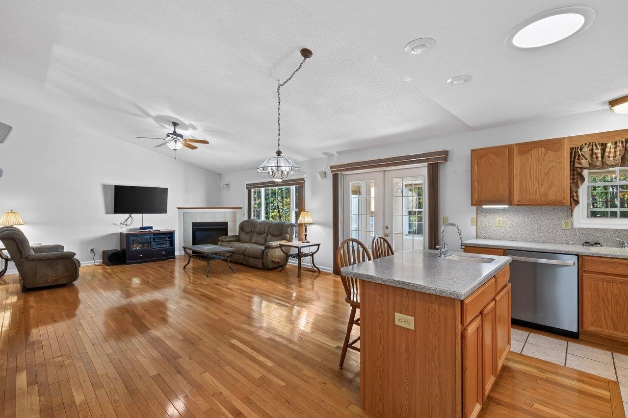 149 Pleasant Ln photo 15