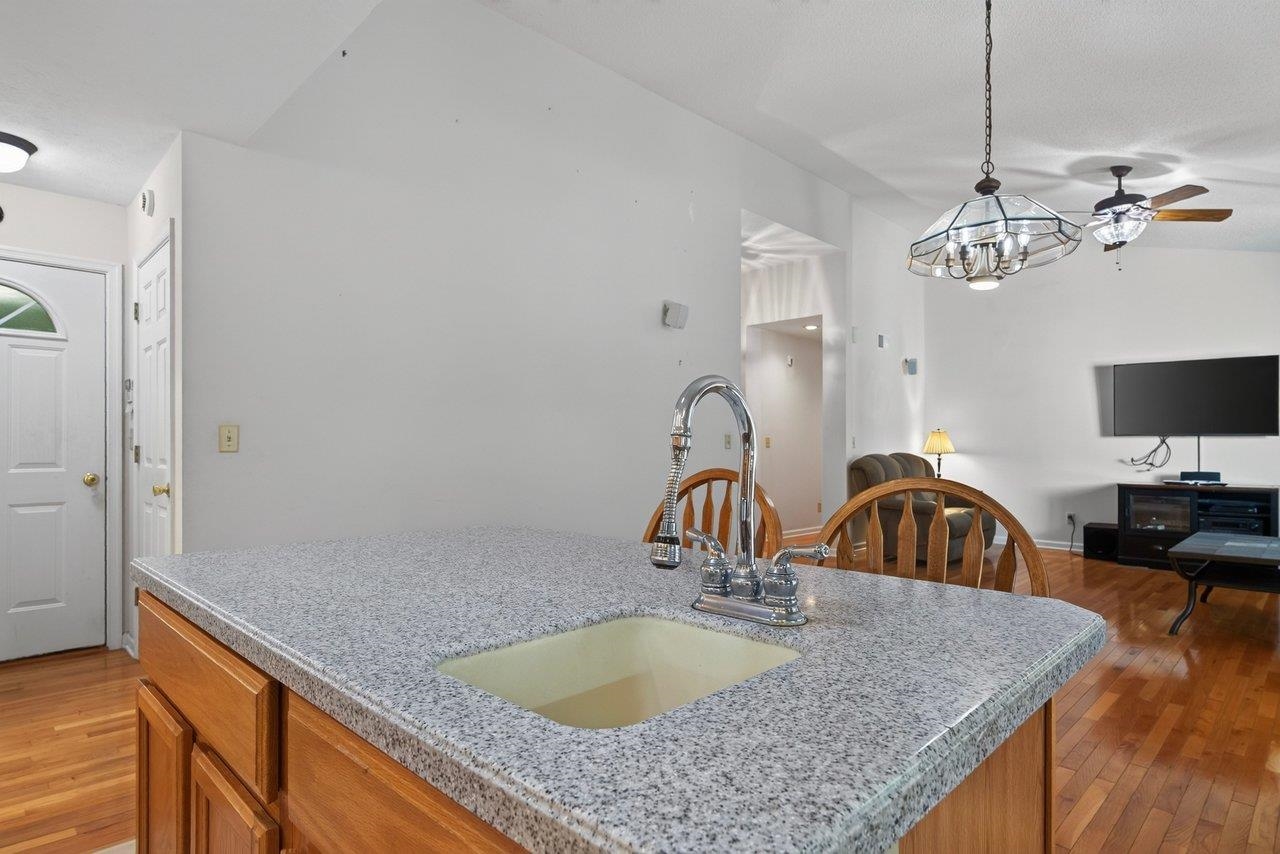 149 Pleasant Ln photo 20
