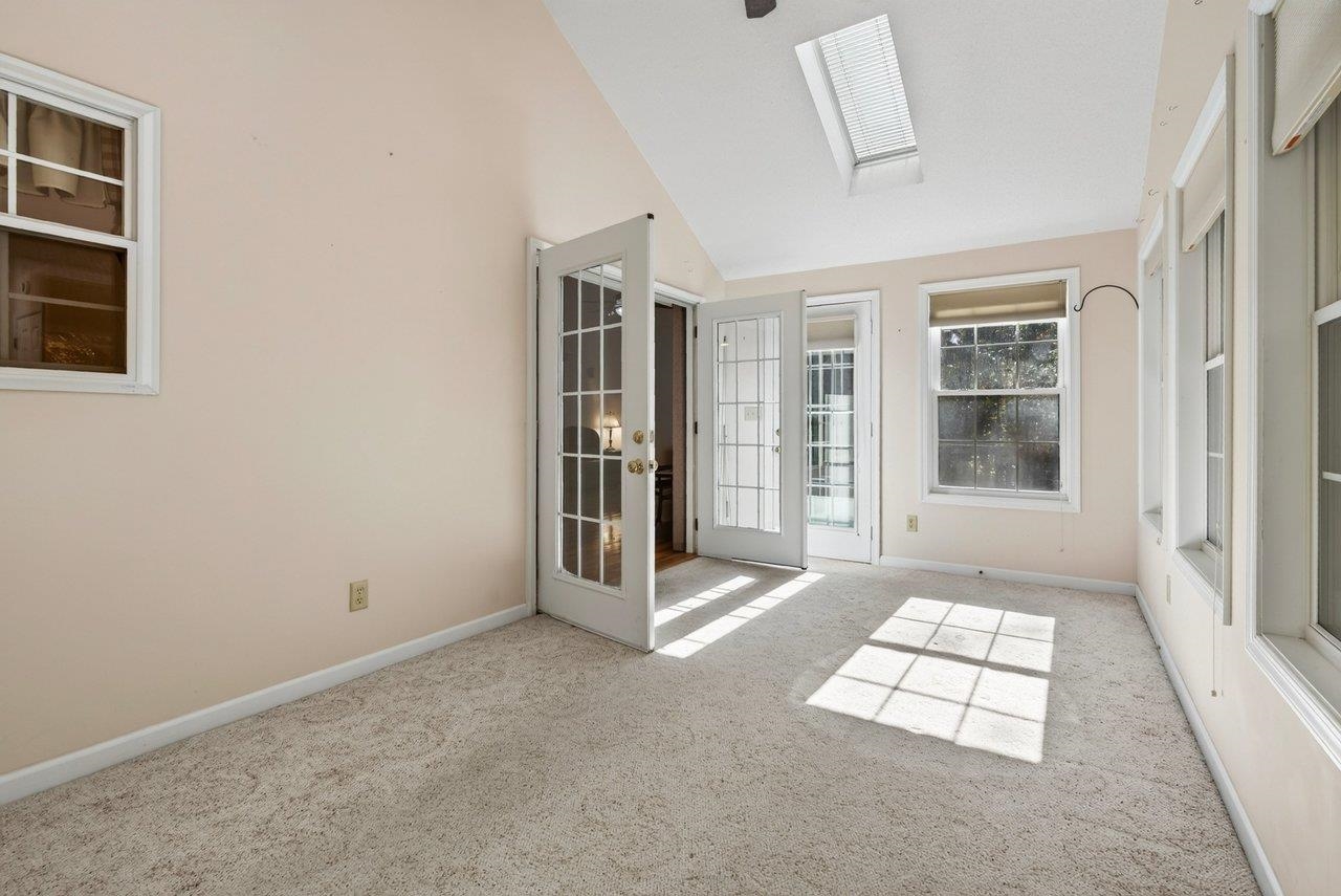 149 Pleasant Ln photo 25