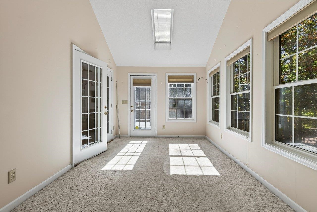 149 Pleasant Ln photo 26