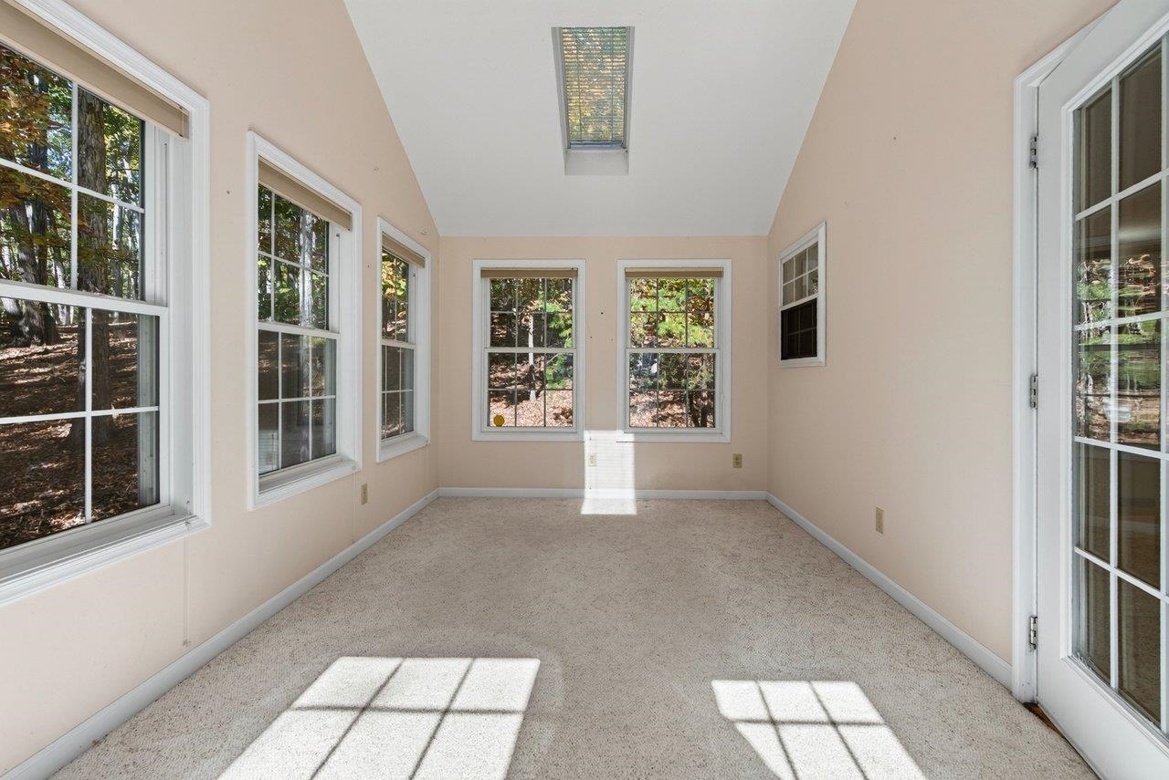 149 Pleasant Ln photo 27