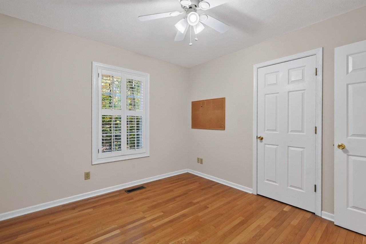 149 Pleasant Ln photo 33