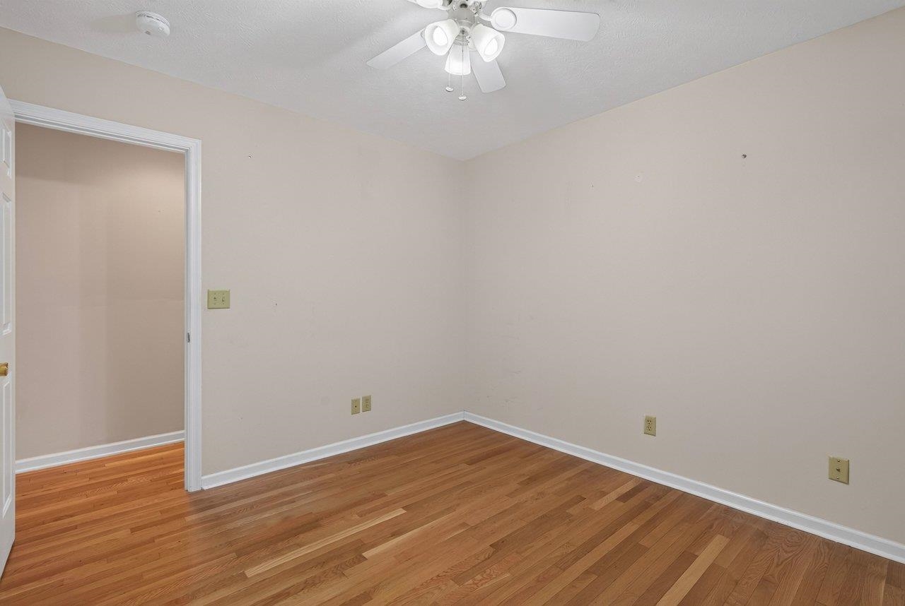 149 Pleasant Ln photo 34