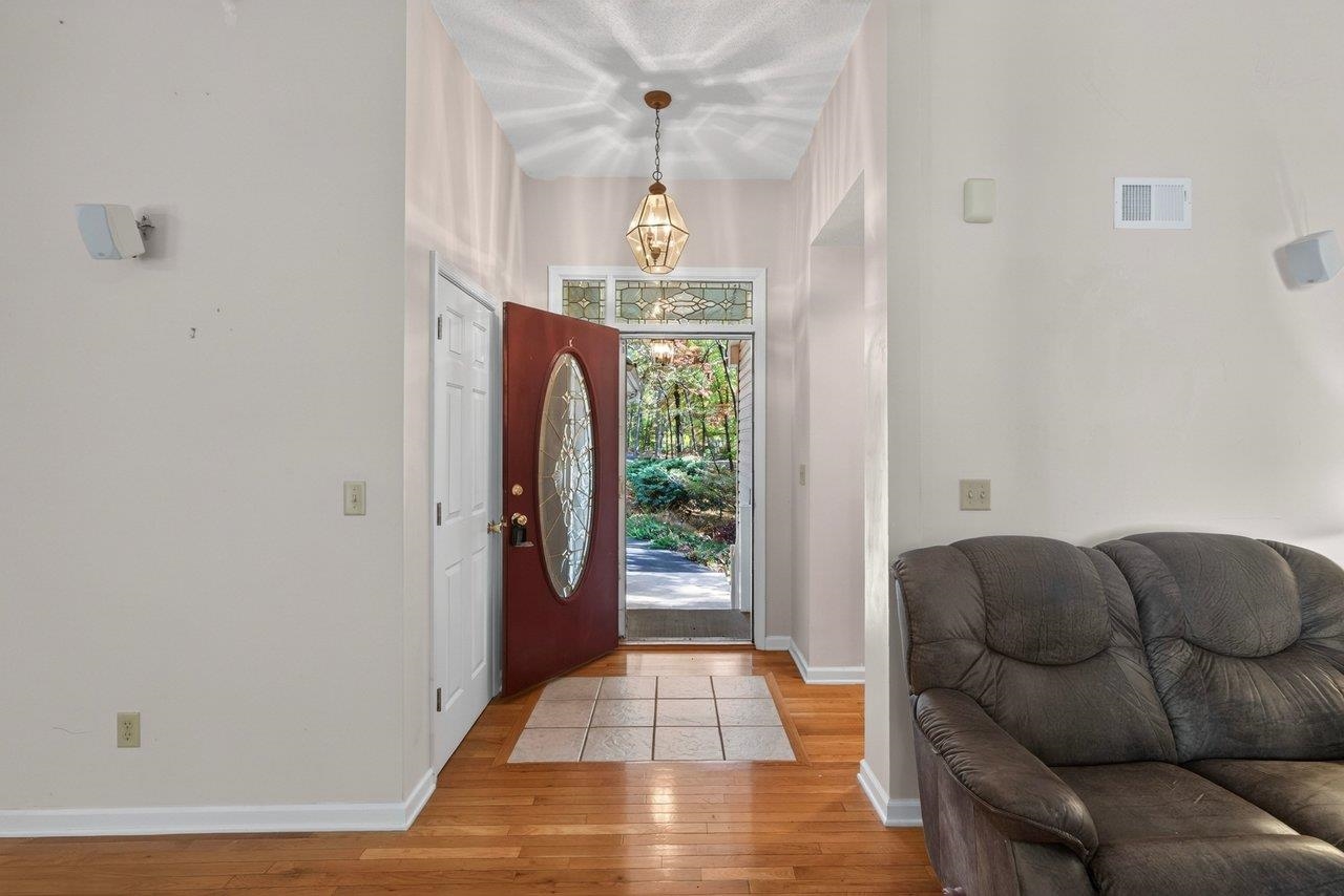 149 Pleasant Ln photo 7