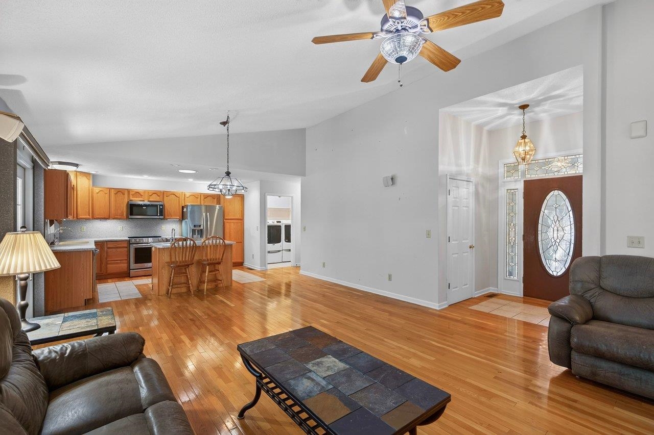 149 Pleasant Ln photo 8