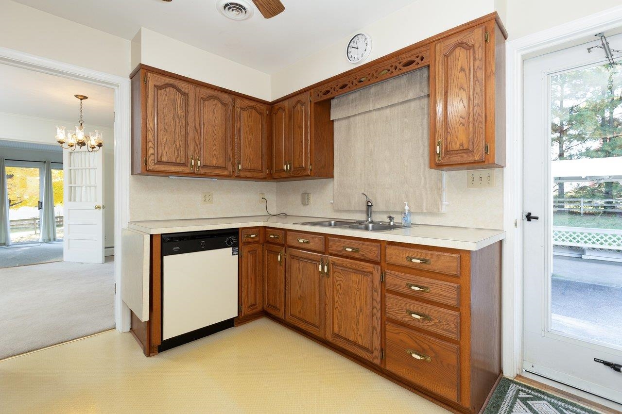611 Woods Rd photo 10