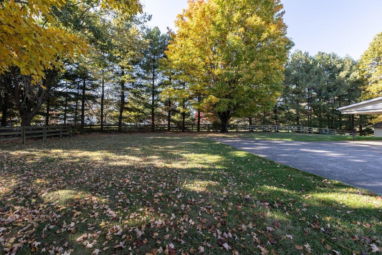 611 Woods Rd photo 42