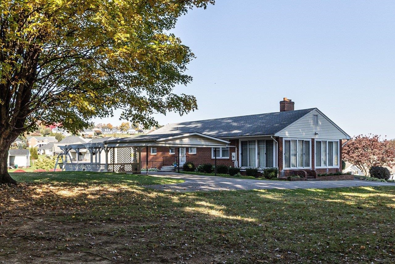 611 Woods Rd photo 44