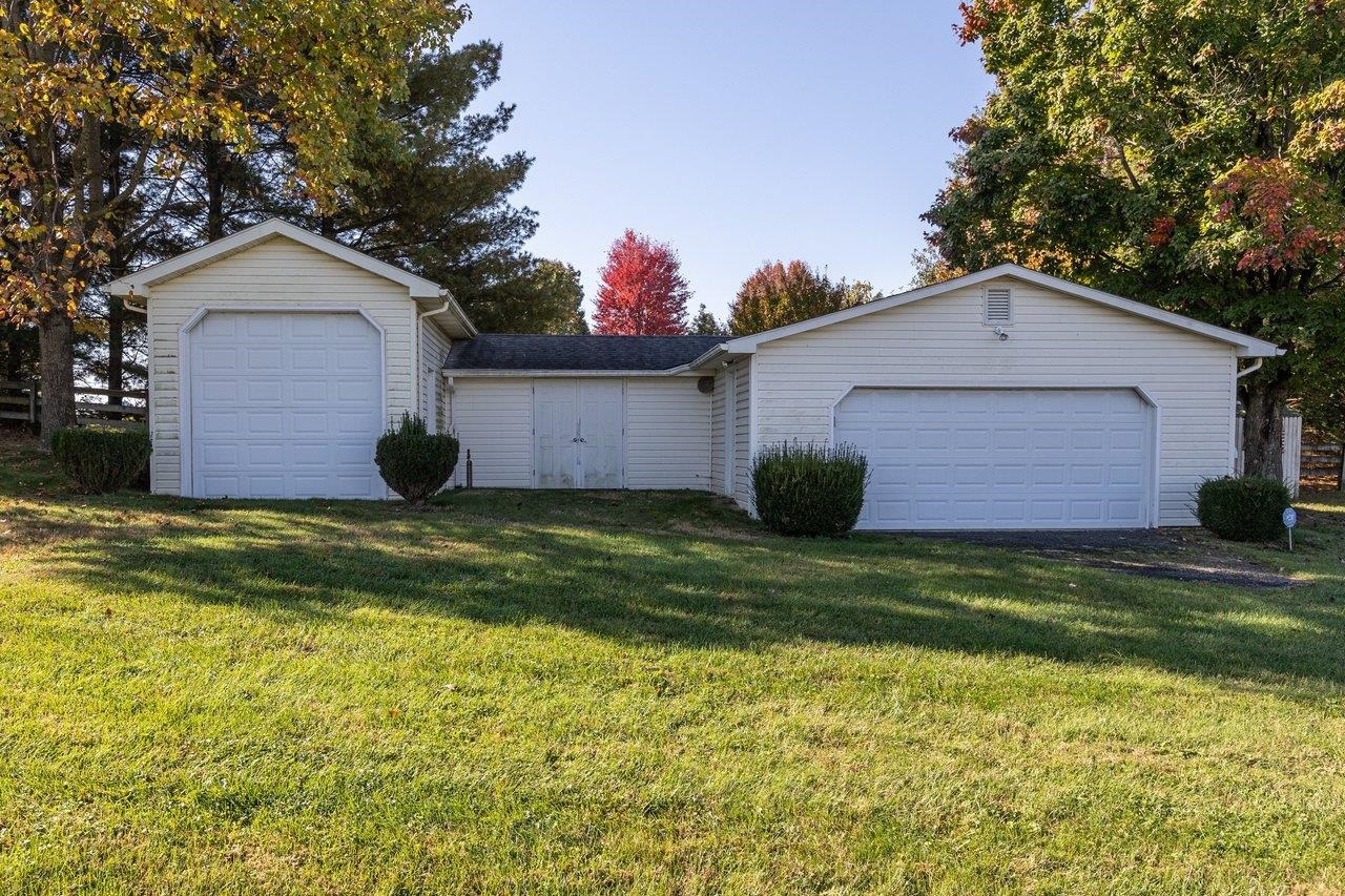 611 Woods Rd photo 47