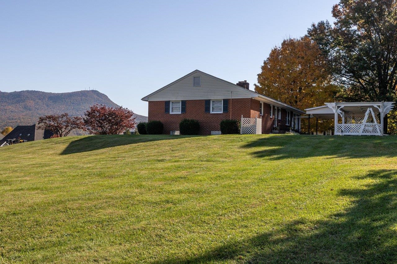 611 Woods Rd photo 49