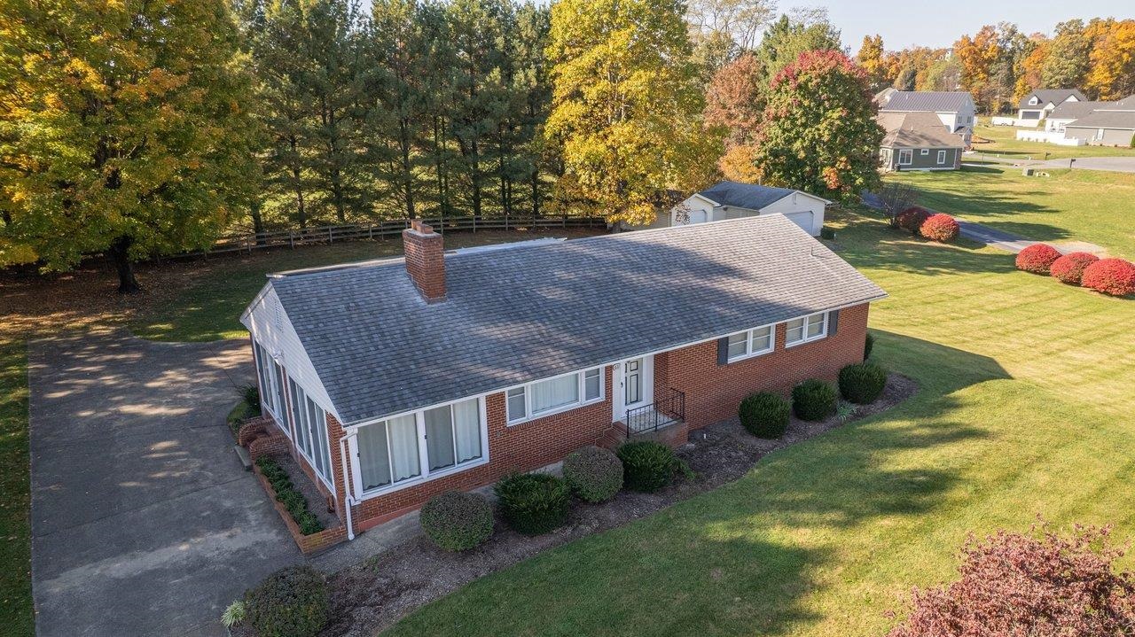 611 Woods Rd photo 50