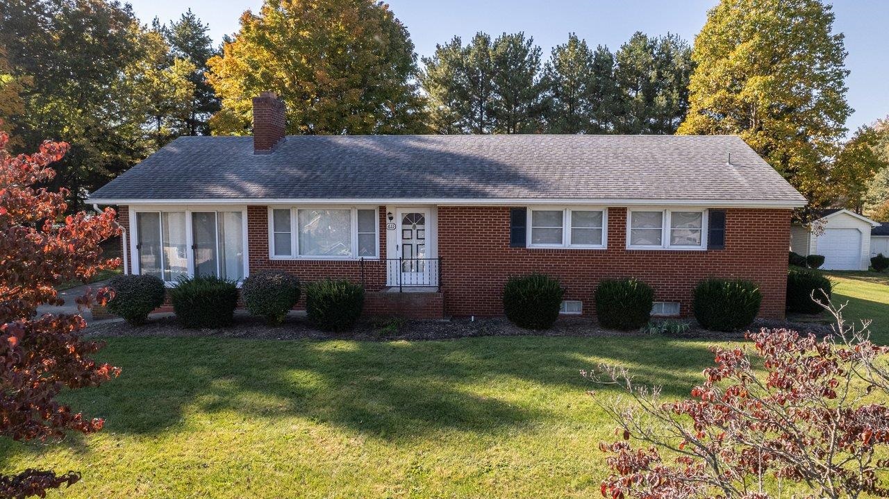 611 Woods Rd photo 51