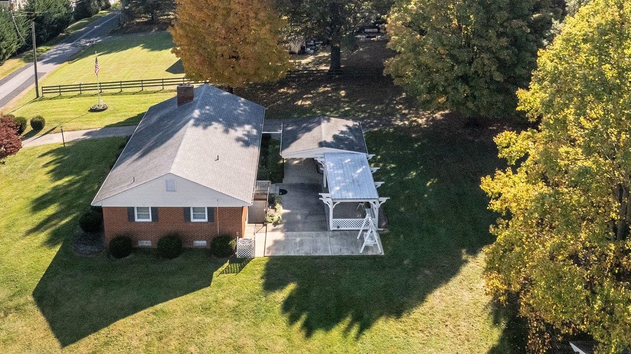 611 Woods Rd photo 58