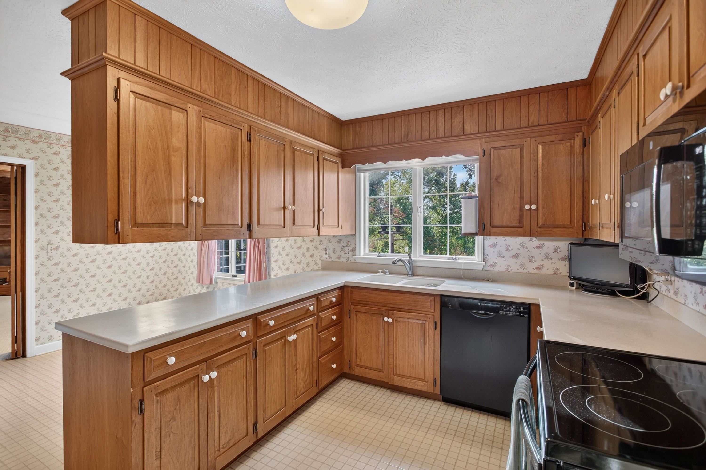 438 Preston Dr photo 12