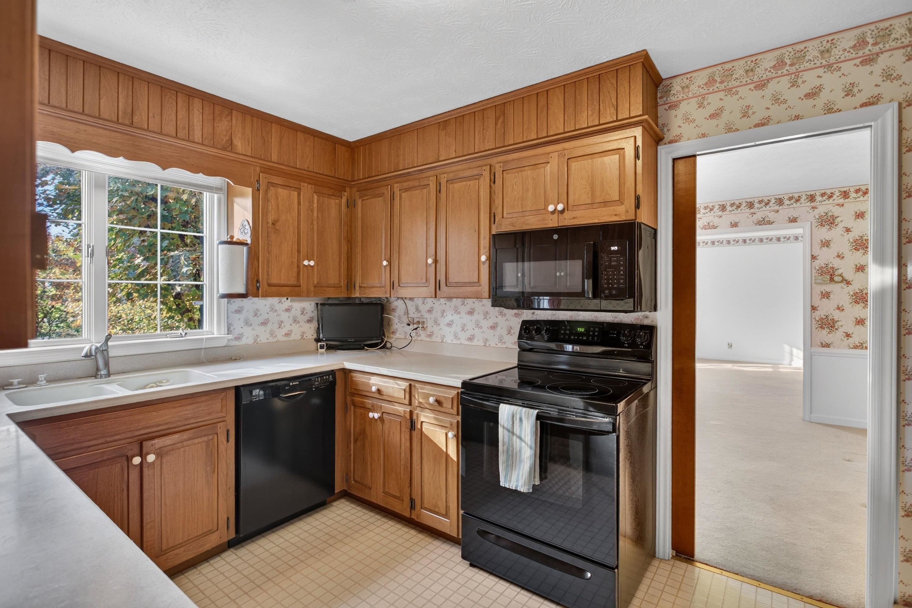 438 Preston Dr photo 13