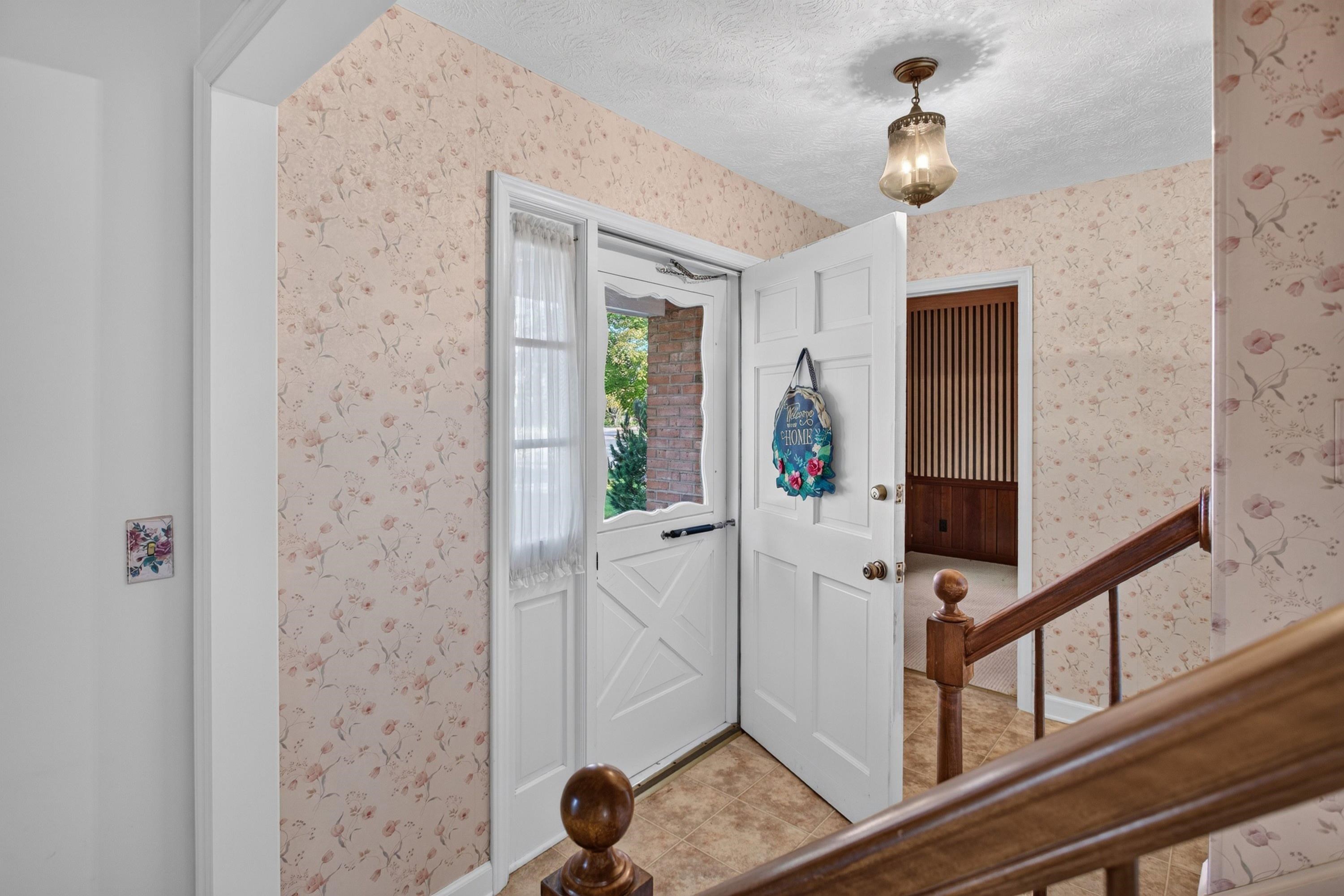 438 Preston Dr photo 3
