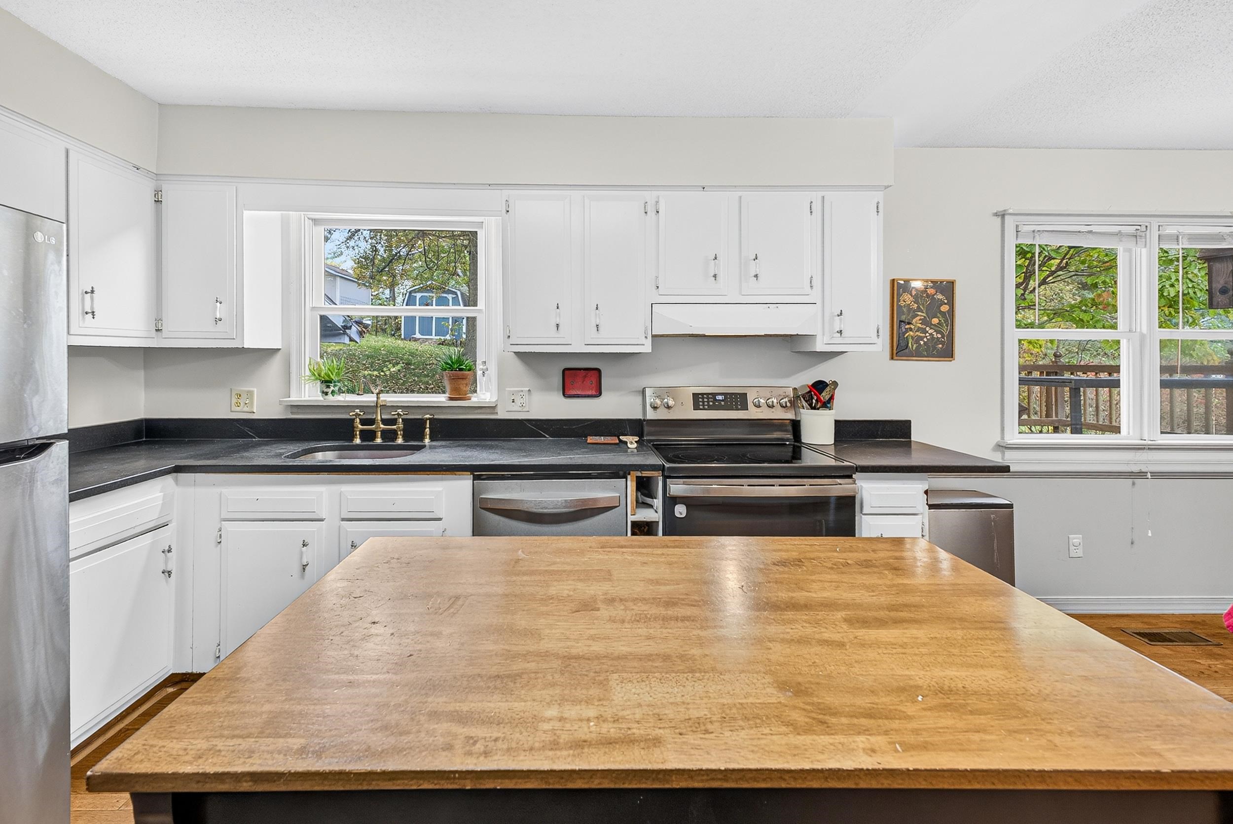 419 West Ave photo 8