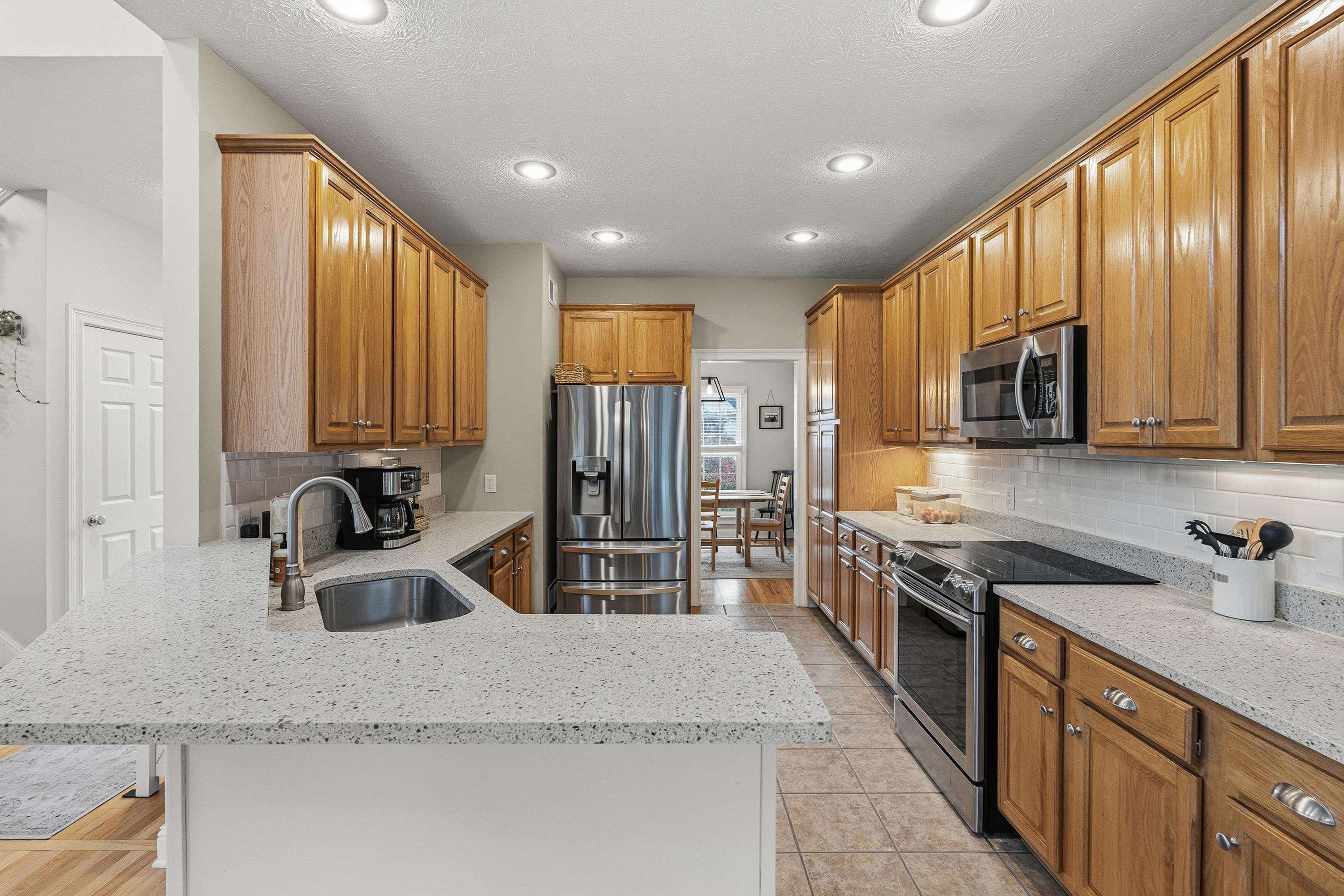 3240 Baybrook Dr photo 18