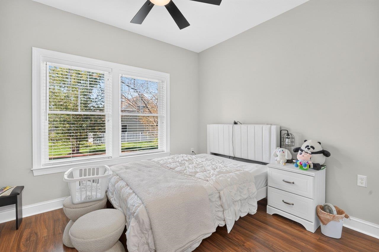 2565 Greenport Dr photo 22