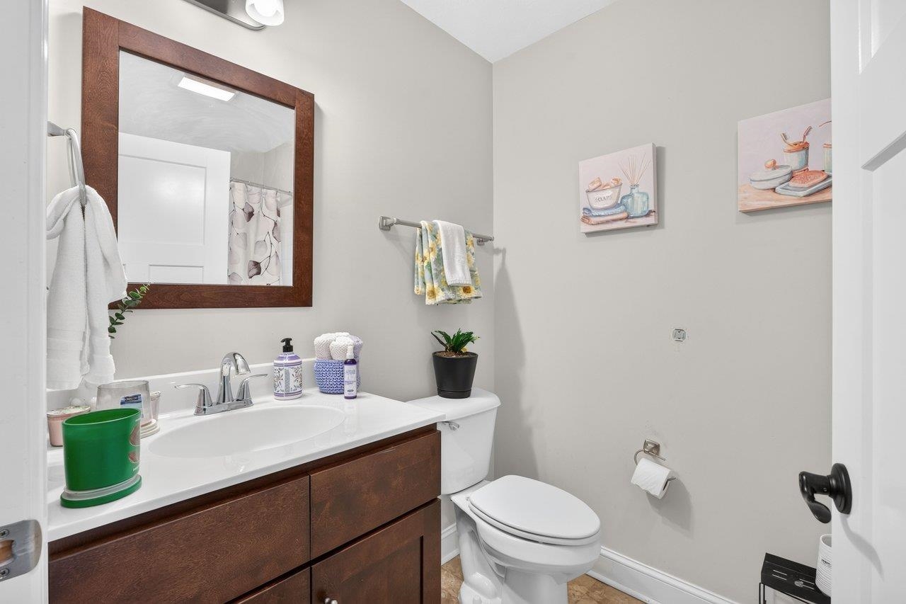 2565 Greenport Dr photo 24