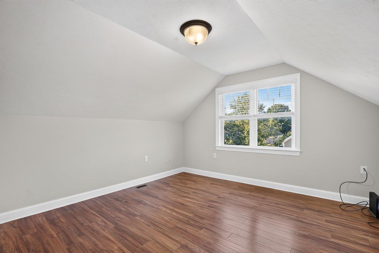 2565 Greenport Dr photo 25