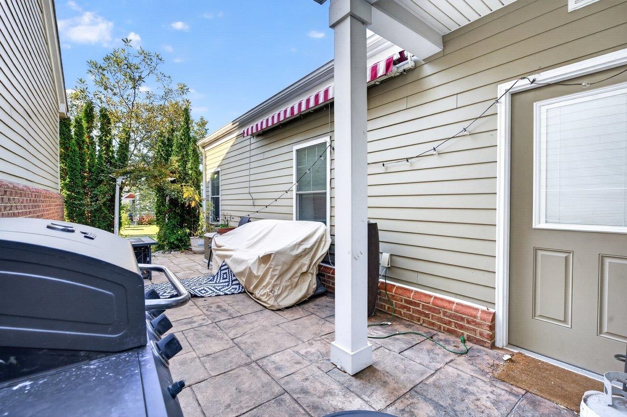 2565 Greenport Dr photo 29